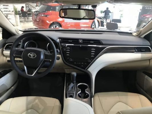 Không gian nội thất xe Toyota Camry 2.0G 2022